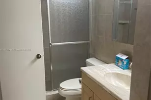 1301 NE 7th St, Hallandale Beach, FL 33009 - Photo 6