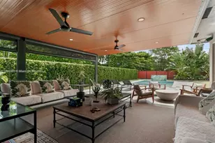 284 NE 116th St, Miami, FL 33161 - Photo 14