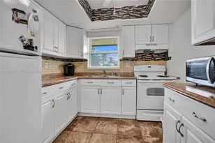 2921 W Crosley Dr W, West Palm Beach, FL 33415 - Photo 12
