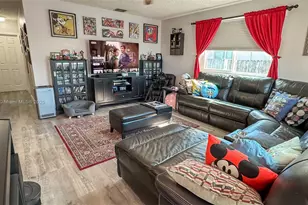 683 SE 6th Pl, Hialeah, FL 33010 - Photo 2