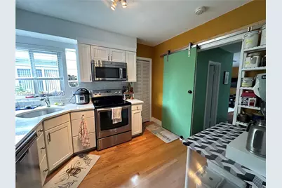 2270 SW 24th St, Miami, FL 33145 - Photo 10
