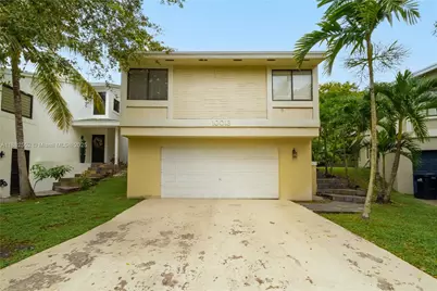 10013 SW 218th St, Cutler Bay, FL 33190 - Photo 2