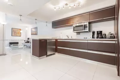 2301 Collins Ave #1023, Miami Beach, FL 33139 - Photo 4
