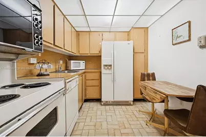 20515 E Country Club Dr #442, Aventura, FL 33180 - Photo 8