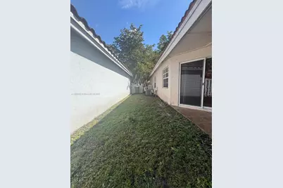 1321 N Seagrape Circle, Weston, FL 33326 - Photo 40