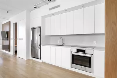 1700 Meridian Ave #406, Miami Beach, FL 33139 - Photo 2