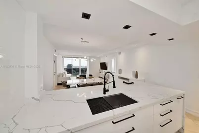 1830 S Ocean Dr #4704, Hallandale Beach, FL 33009 - Photo 4