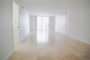 6039 Collins Ave, Miami Beach, FL 33140 - Photo 4