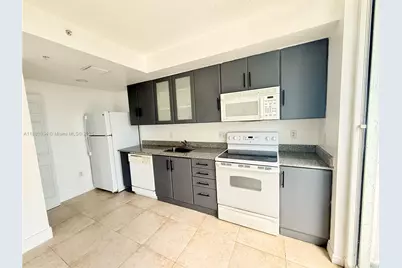 275 NE 18th St #507, Miami, FL 33132 - Photo 4