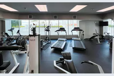 275 NE 18th St #507, Miami, FL 33132 - Photo 18