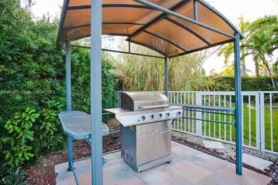 809 S 17th Ave, Hollywood, FL 33020 - Photo 40