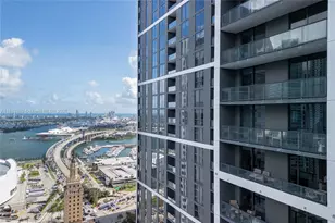 159 NE 6th St, Miami, FL 33132 - Photo 32