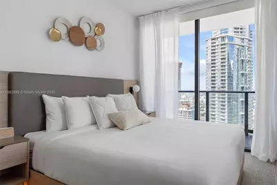 159 NE 6th St #3301, Miami, FL 33132 - Photo 8