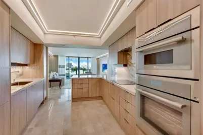 1455 Ocean Dr #811, Miami Beach, FL 33139 - Photo 10