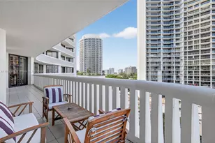 3000 Island Blvd, Aventura, FL 33160 - Photo 48