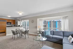 1435 Brickell Ave, Miami, FL 33131 - Photo 10