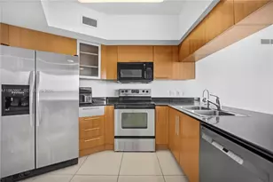 1750 N Bayshore Dr, Miami, FL 33132 - Photo 10