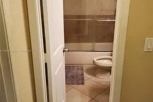 10000 NW 80th Ct, Hialeah Gardens, FL 33016 - Photo 30