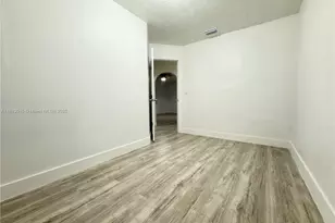 729 NW 114th St, Miami, FL 33168 - Photo 4