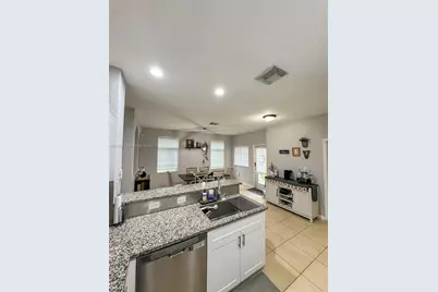 27841 SW 140th Ave, Homestead, FL 33032 - Photo 12