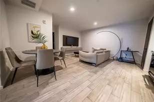 398 NE 5th St, Miami, FL 33132 - Photo 2