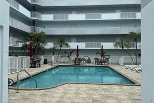 8261 NW 8th St, Miami, FL 33126 - Photo 24