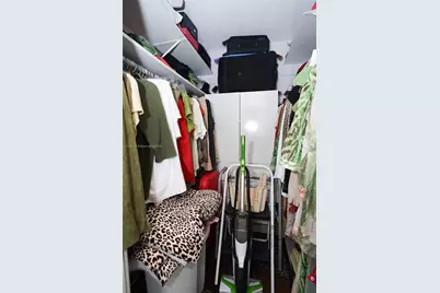 1000 NE 14th Ave #207, Hallandale Beach, FL 33009 - Photo 10