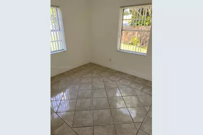 1385 NE 129th St, North Miami, FL 33161 - Photo 12