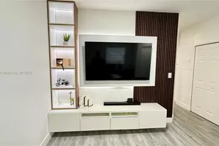 5725 NW 114th Path, Doral, FL 33178 - Photo 4