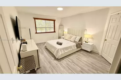 5725 NW 114th Path #114, Doral, FL 33178 - Photo 10