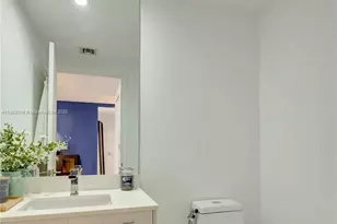 55 SW 9th St, Miami, FL 33130 - Photo 24
