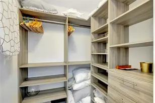 55 SW 9th St, Miami, FL 33130 - Photo 32