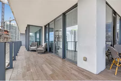 88 SW 7th St #2402, Miami, FL 33130 - Photo 10