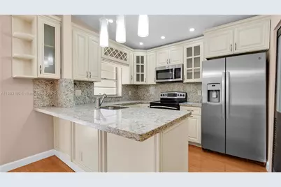 570 Woodgate Cir #A, Sunrise, FL 33326 - Photo 10