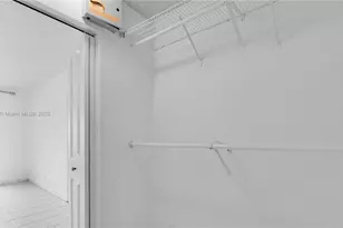 570 Woodgate Cir, Sunrise, FL 33326 - Photo 36