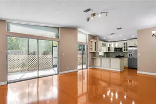 570 Woodgate Cir, Sunrise, FL 33326 - Photo 16