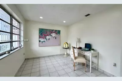 1801 NW 5th St, Miami, FL 33125 - Photo 6