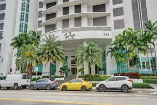 950 Brickell Bay Dr, Miami, FL 33131 - Photo 2