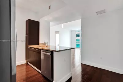 950 Brickell Bay Dr #1704, Miami, FL 33131 - Photo 4