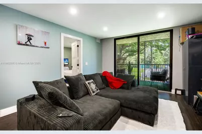 5090 SW 64th Ave #206, Davie, FL 33314 - Photo 4