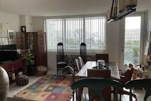 7135 Collins Ave, Miami Beach, FL 33141 - Photo 4