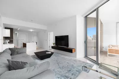 851 NE 1st Ave #1008, Miami, FL 33132 - Photo 2