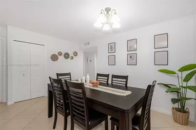 150 Lakeview Dr #205, Weston, FL 33326 - Photo 8