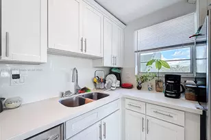 2751 Taft St, Hollywood, FL 33020 - Photo 8