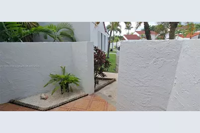 2410 San Remo Cir #0, Homestead, FL 33035 - Photo 4