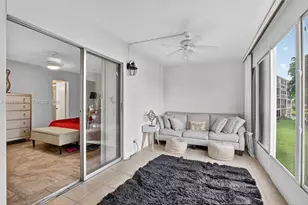 2009 N Farnham N, Deerfield Beach, FL 33442 - Photo 16