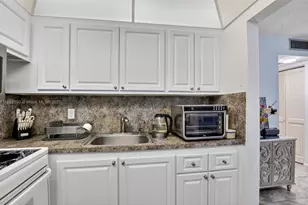 2009 N Farnham N, Deerfield Beach, FL 33442 - Photo 14