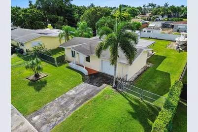 18922 SW 308th St, Homestead, FL 33030 - Photo 1