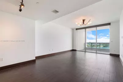 900 Biscayne Blvd #3502, Miami, FL 33132 - Photo 12