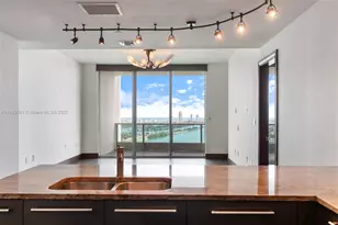 900 Biscayne Blvd, Miami, FL 33132 - Photo 2